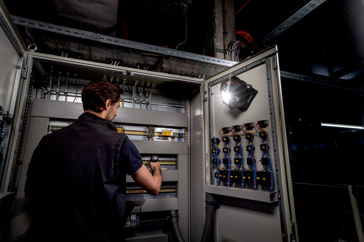 BSA 12-18 LED 2000 (601504850) BATERIJSKE SVETILKE ZA GRADBIŠČA