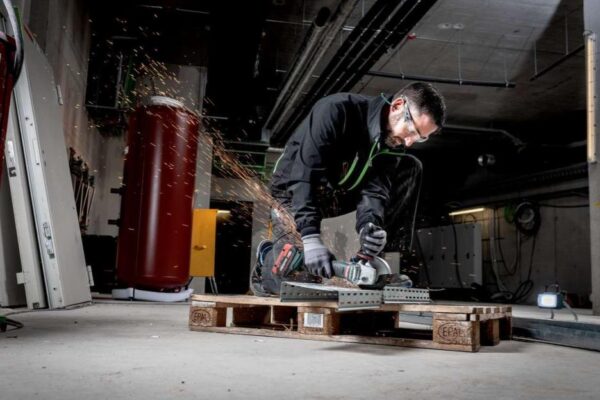 kotna brusilka 230 mm