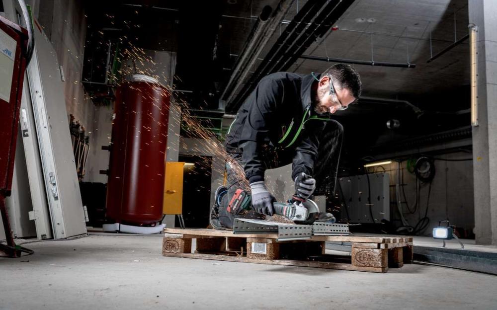 kotna brusilka 230 mm